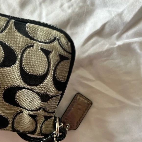 Coach Poppy Black and Grey Signature Wristlet - Picture 8 of 12